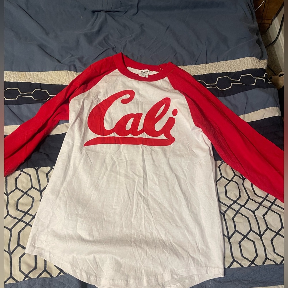 Cali shirt never been worn